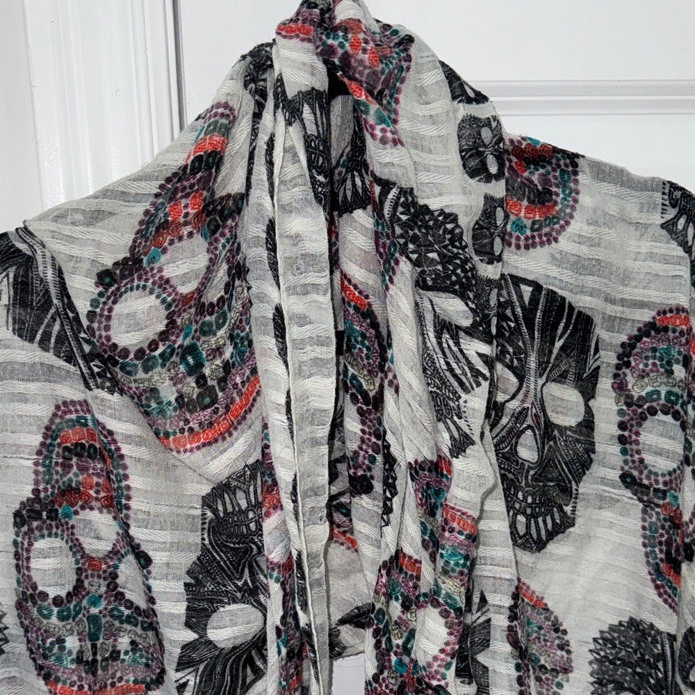 Skull Patterned Scarf - Picture 3 of 5